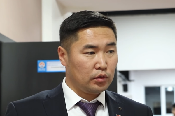 Д.Өлзийбаяр: Газрын тосны асуудлаар Зүүн бүсийн гишүүдийн ажлыг нь хийлгэж, ачааллыг нь үүрүүлье